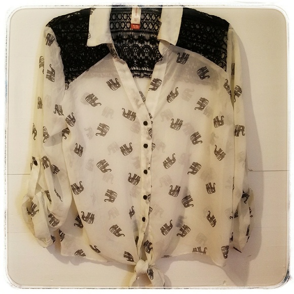No Boundaries Tops - Sheer Junior's Top size XL **GOOD BUNDLE ADD ON